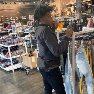 Meet your Posher, Elijah